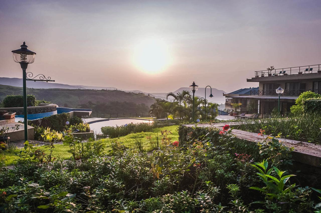 Upper Deck - And Relax At The Highest Peak Resort